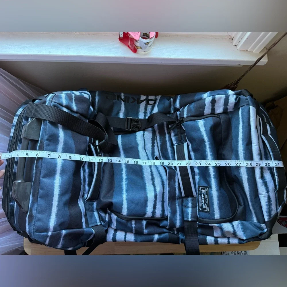Dakine Split Roller Luggage 110L - like NEW! - Picture 6 of 14